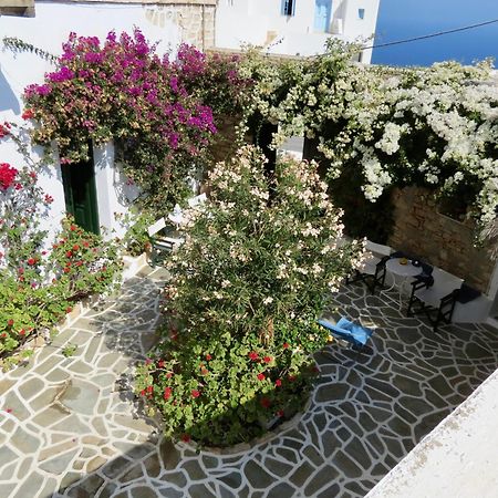 Fanivevisgarden Hotell Folégandros Exteriör bild