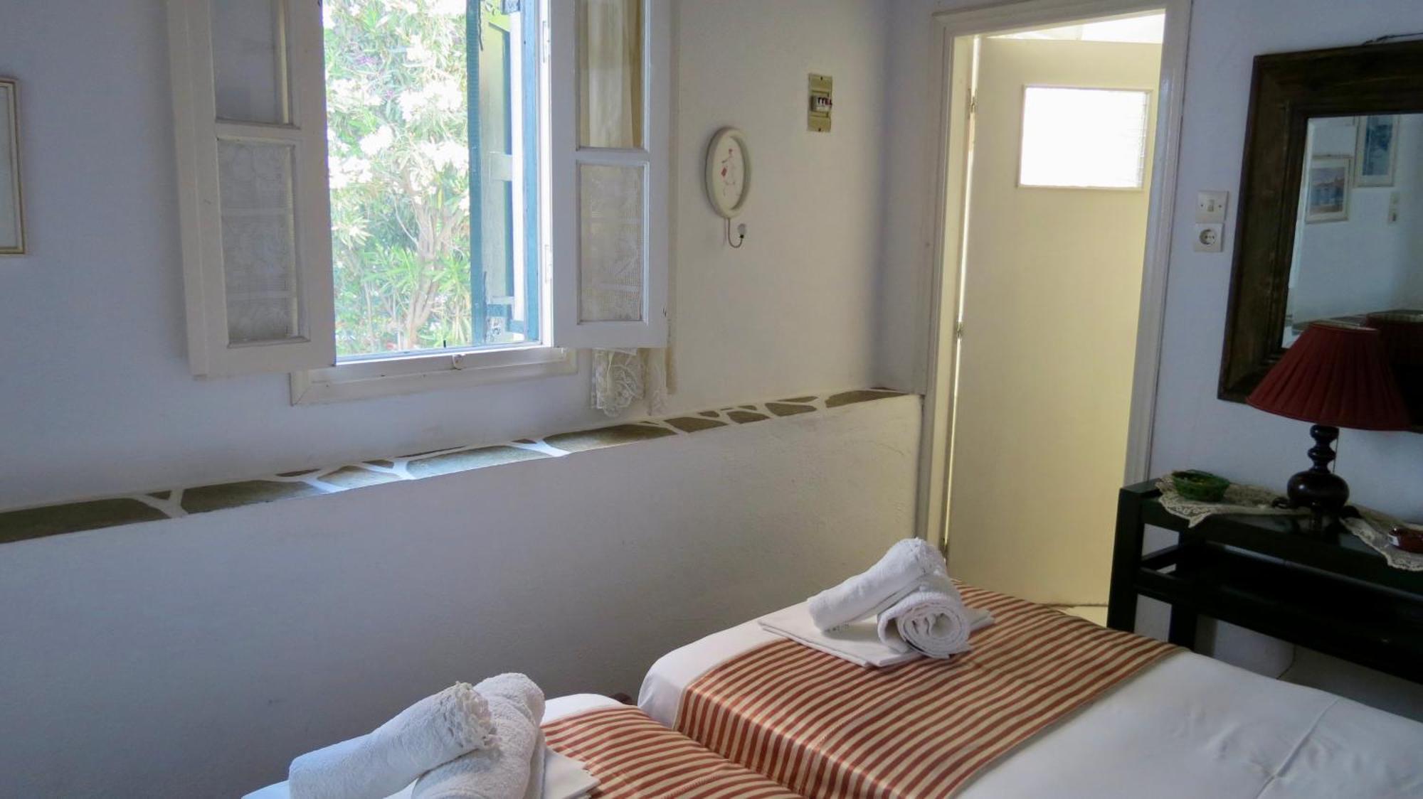 Fanivevisgarden Hotell Folégandros Exteriör bild